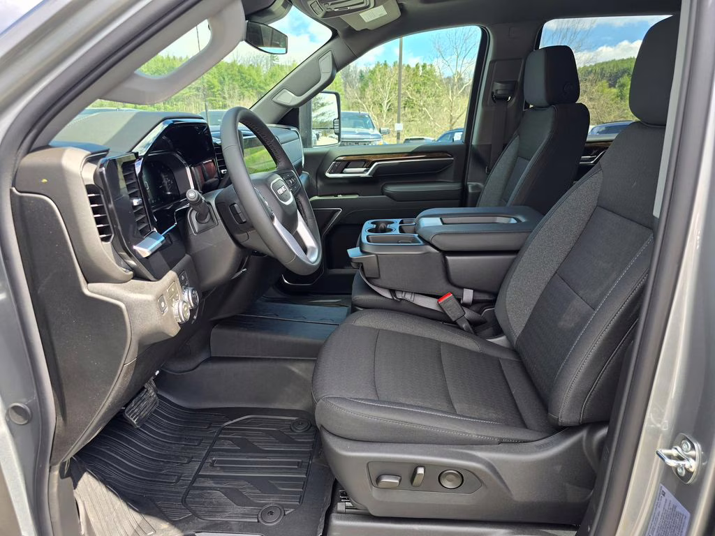 2026 Sterling Metallic GMC Sierra 3500HD SLE 4X4 Truck