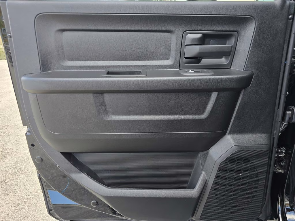 2026 Diamond Black Crystal Pearlcoat Ram 2500 Tradesman 4X4 Truck