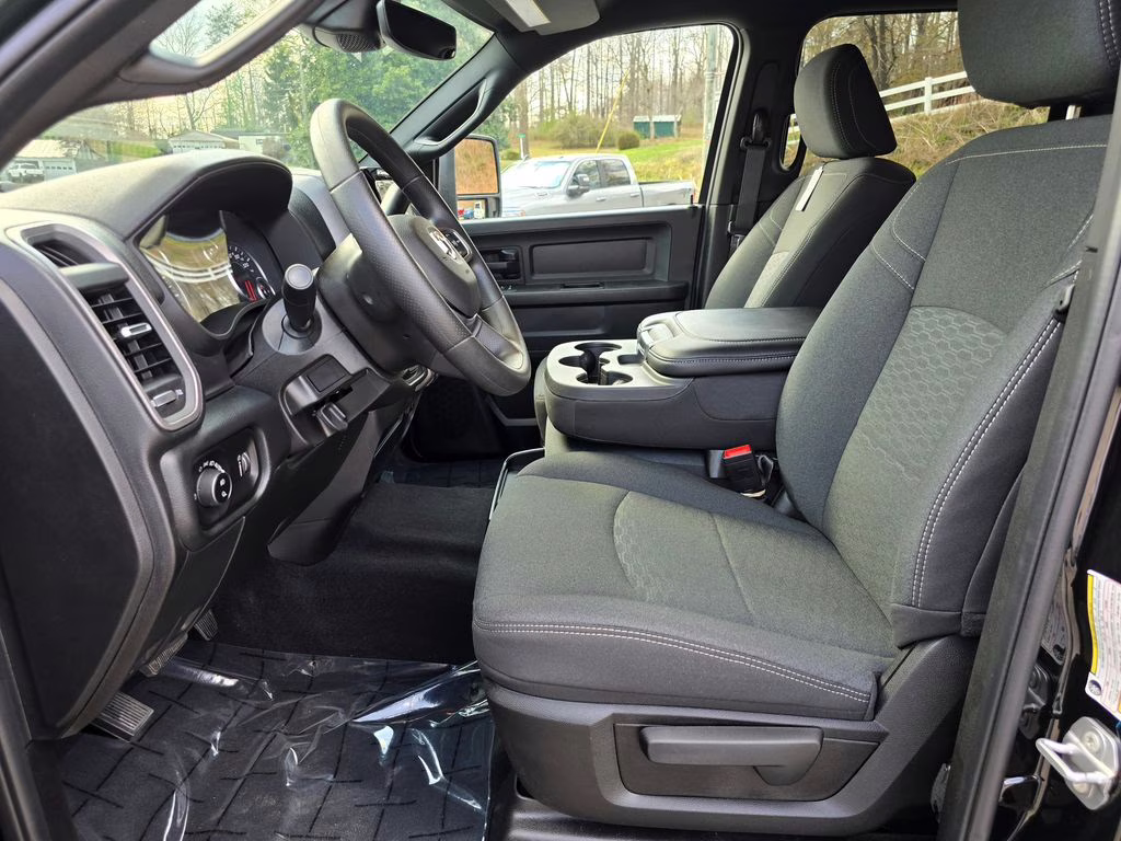 2026 Diamond Black Crystal Pearlcoat Ram 2500 Tradesman 4X4 Truck