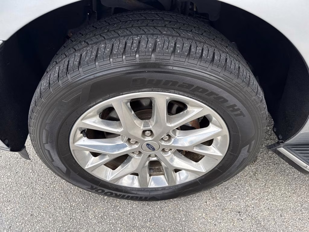 2021 Iconic Silver Metallic Ford Expedition Max XLT RWD SUV