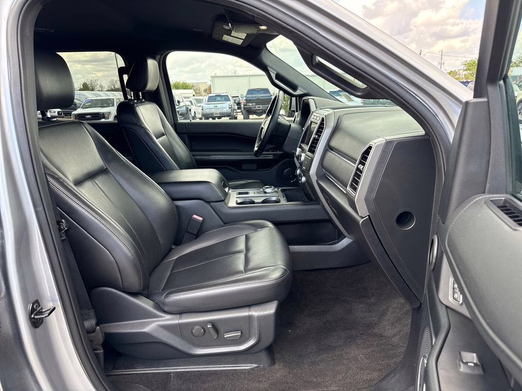 2021 Iconic Silver Metallic Ford Expedition Max XLT RWD SUV
