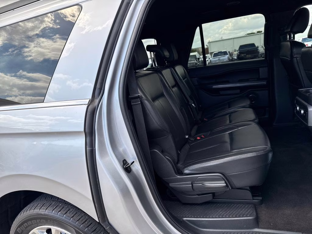 2021 Iconic Silver Metallic Ford Expedition Max XLT RWD SUV