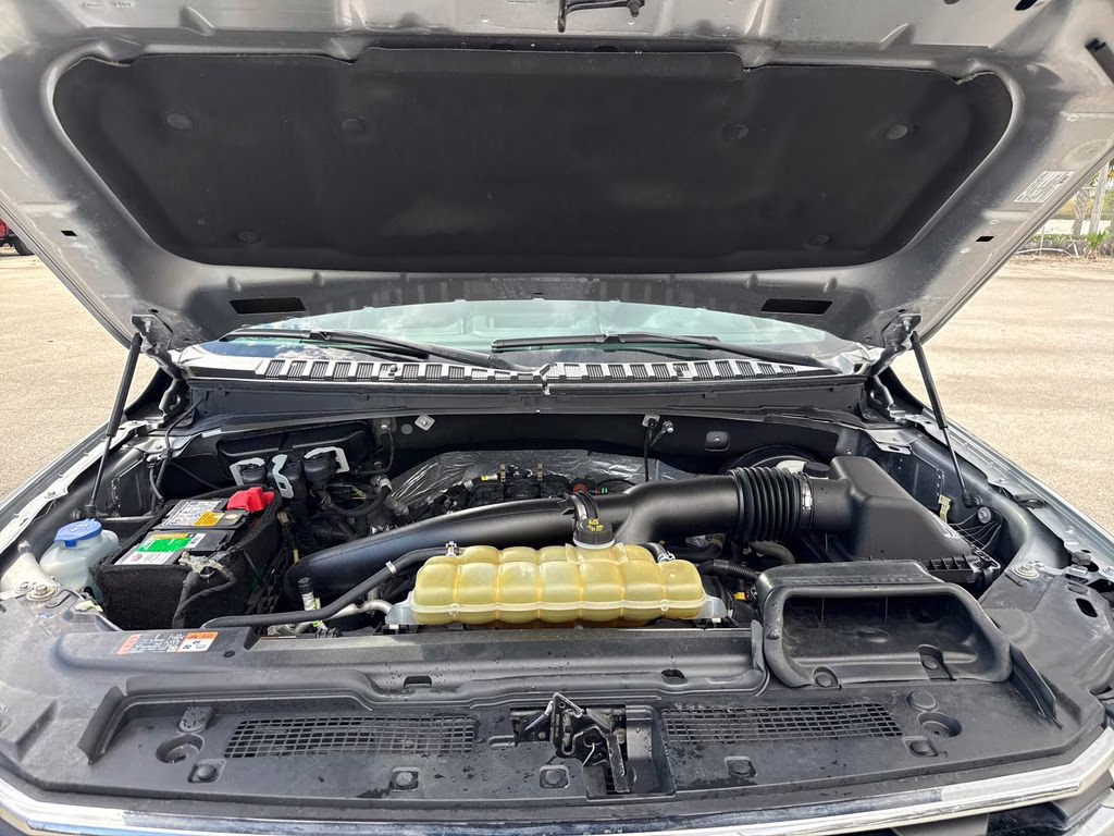 2021 Iconic Silver Metallic Ford Expedition Max XLT RWD SUV