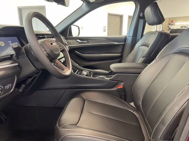 2026 Bright White Clearcoat Jeep Grand Cherokee Limited 4X4 SUV