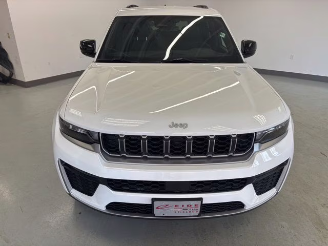 2026 Bright White Clearcoat Jeep Grand Cherokee Limited 4X4 SUV