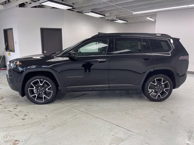 2026 Diamond Black Crystal Pearlcoat Jeep Cherokee Overland 4X4 SUV