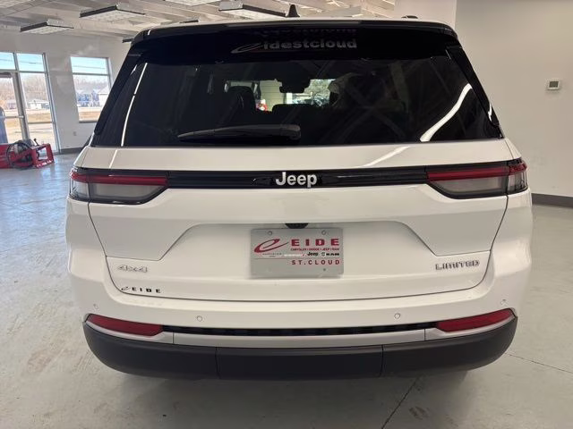 2026 Bright White Clearcoat Jeep Grand Cherokee Limited 4X4 SUV