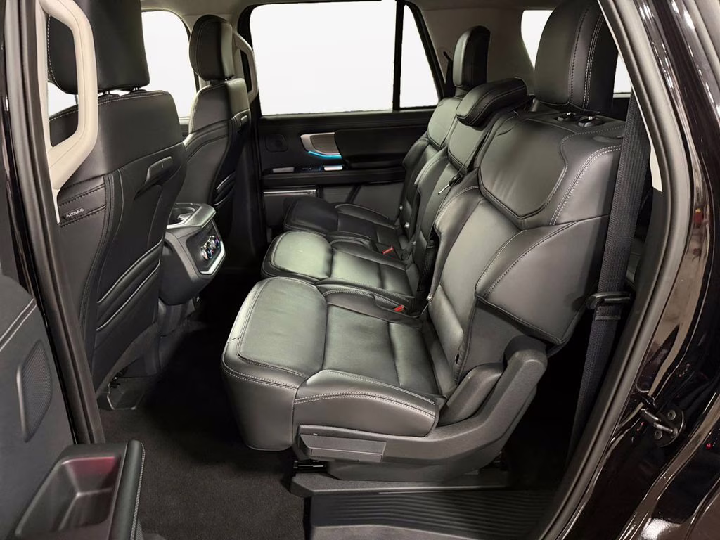 2025 Black Metallic Ford Expedition Max Platinum w/Bluecruise & Drivers Pkg 4X4 SUV