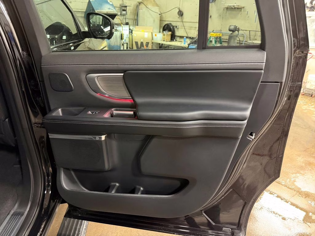 2025 Black Metallic Ford Expedition Max Platinum w/Bluecruise & Drivers Pkg 4X4 SUV