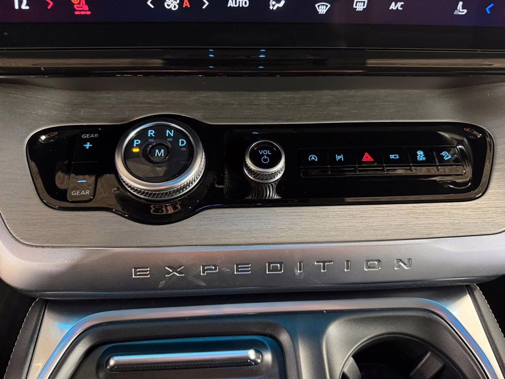 2025 Black Metallic Ford Expedition Max Platinum w/Bluecruise & Drivers Pkg 4X4 SUV