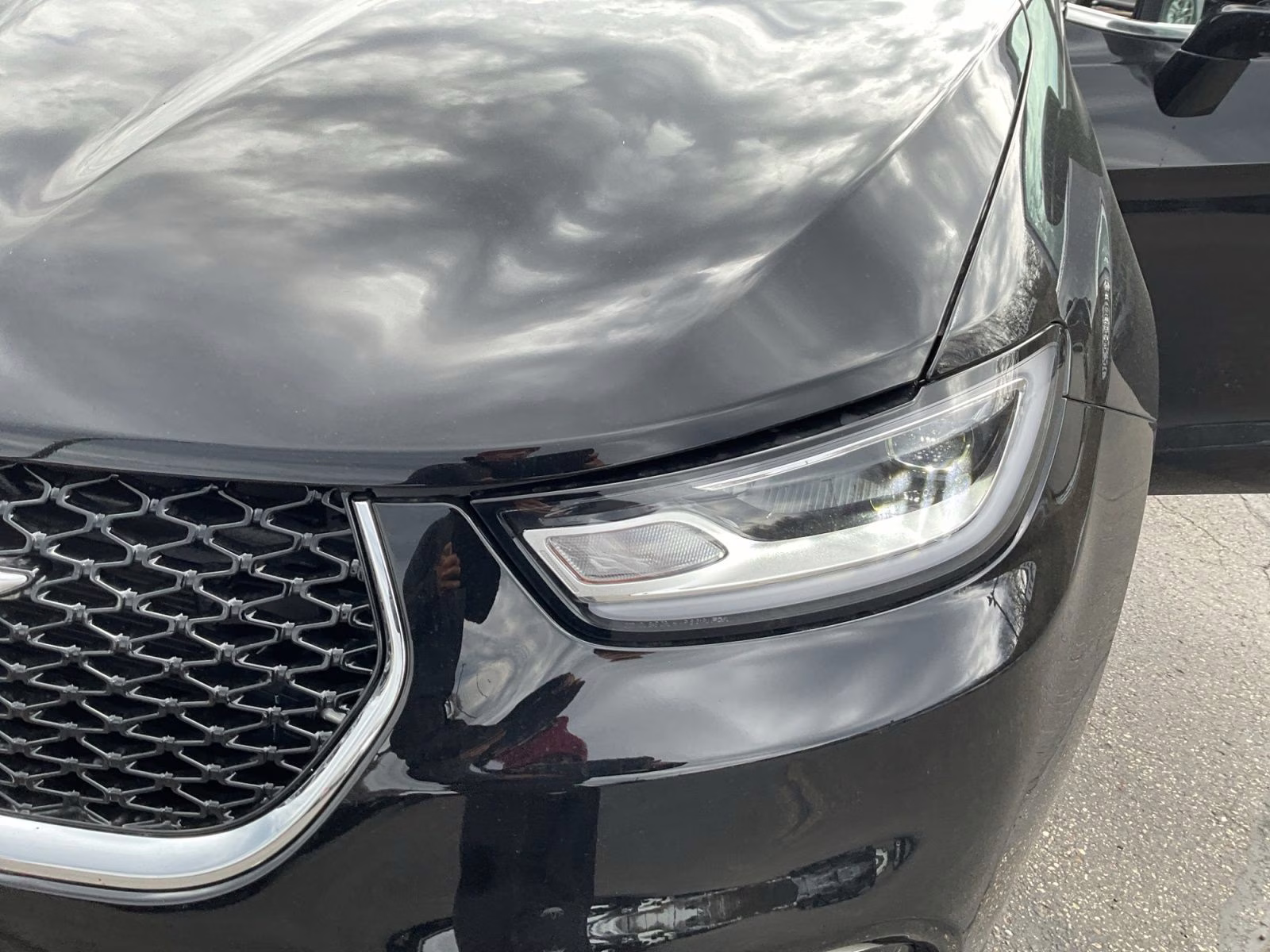 2026 Diamond Black Crystal Pearlcoat Chrysler Pacifica Select AWD Van