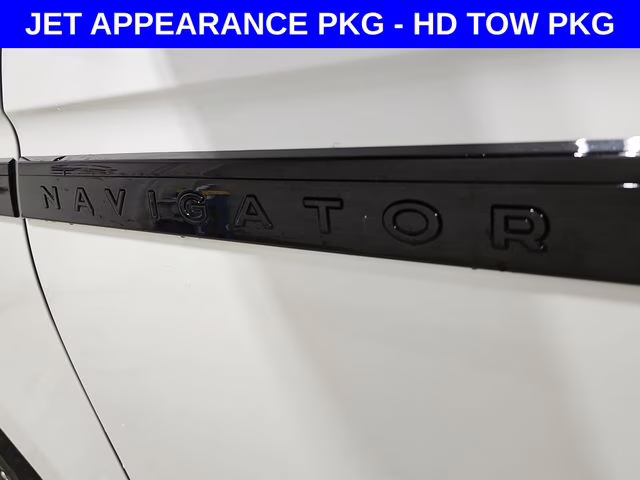 2026 Pristine White Metallic Tri-Coat Lincoln Navigator L Reserve 4X4 SUV