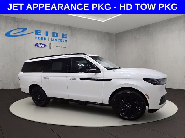 2026 Pristine White Metallic Tri-Coat Lincoln Navigator L Reserve 4X4 SUV