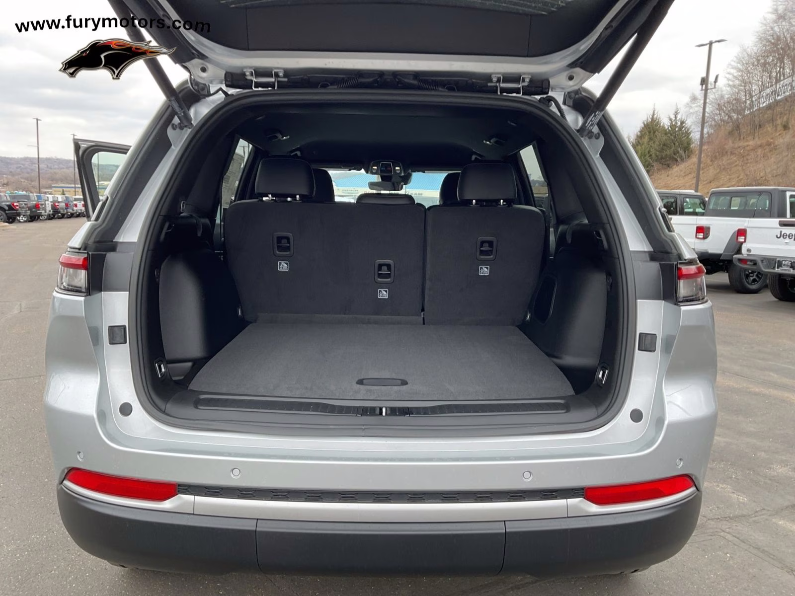 2026 Silver Zynith Jeep Grand Cherokee Limited 4X4 SUV