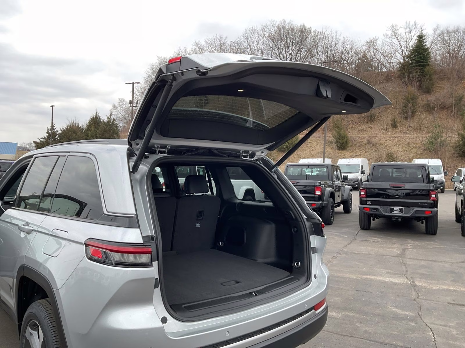 2026 Silver Zynith Jeep Grand Cherokee Limited 4X4 SUV