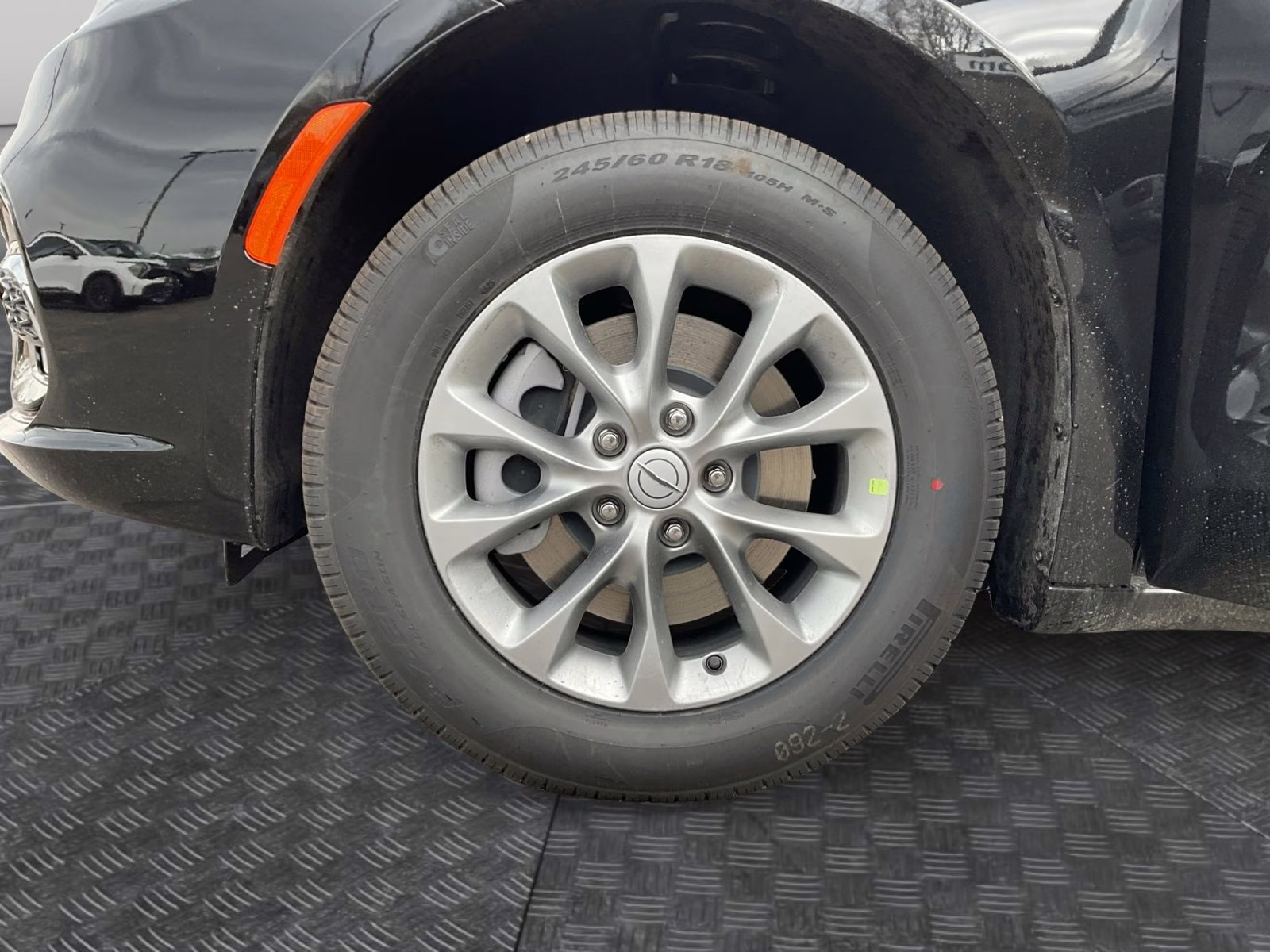 2026 Diamond Black Crystal Pearlcoat Chrysler Pacifica Select AWD Van