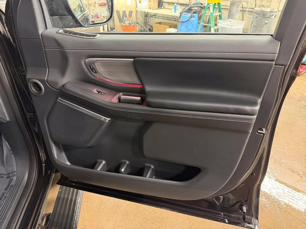 2025 Black Metallic Ford Expedition Max Platinum w/Bluecruise & Drivers Pkg 4X4 SUV