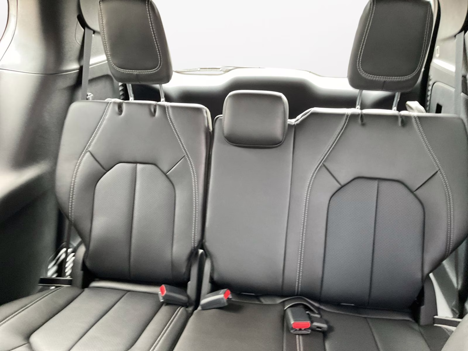 2026 Diamond Black Crystal Pearlcoat Chrysler Pacifica Select AWD Van