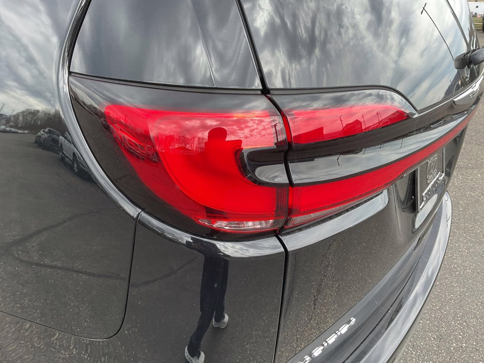 2026 Diamond Black Crystal Pearlcoat Chrysler Pacifica Select AWD Van