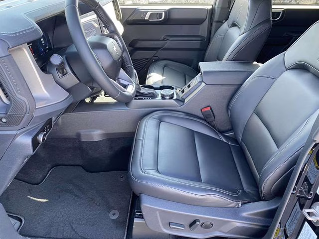 2026 Shadow Black Ford Bronco Outer Banks 4X4 SUV