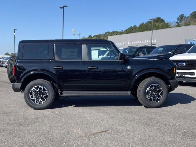 2026 Shadow Black Ford Bronco Outer Banks 4X4 SUV