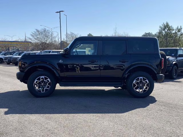 2026 Shadow Black Ford Bronco Outer Banks 4X4 SUV