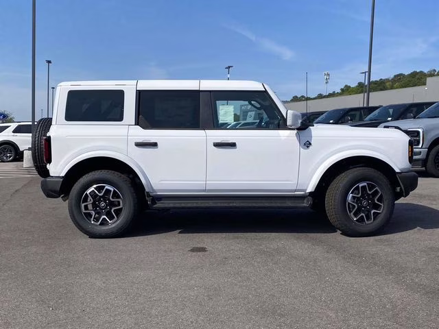2026 Oxford White Ford Bronco Outer Banks 4X4 SUV