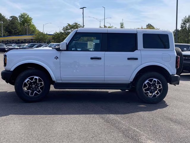 2026 Oxford White Ford Bronco Outer Banks 4X4 SUV