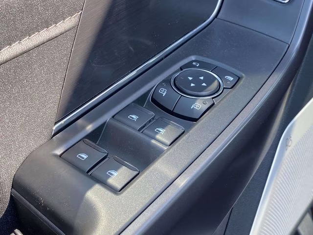 2026 Avalanche Ford F-150 Lariat 4X4 Truck