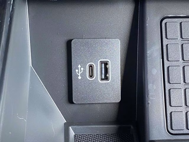 2026 Avalanche Ford F-150 Lariat 4X4 Truck