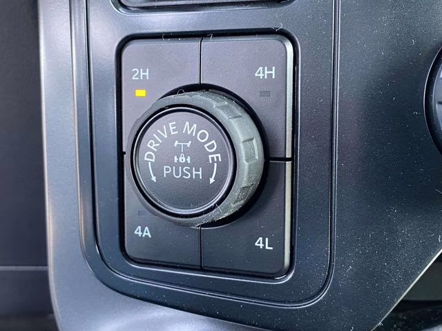 2026 Avalanche Ford F-150 Lariat 4X4 Truck