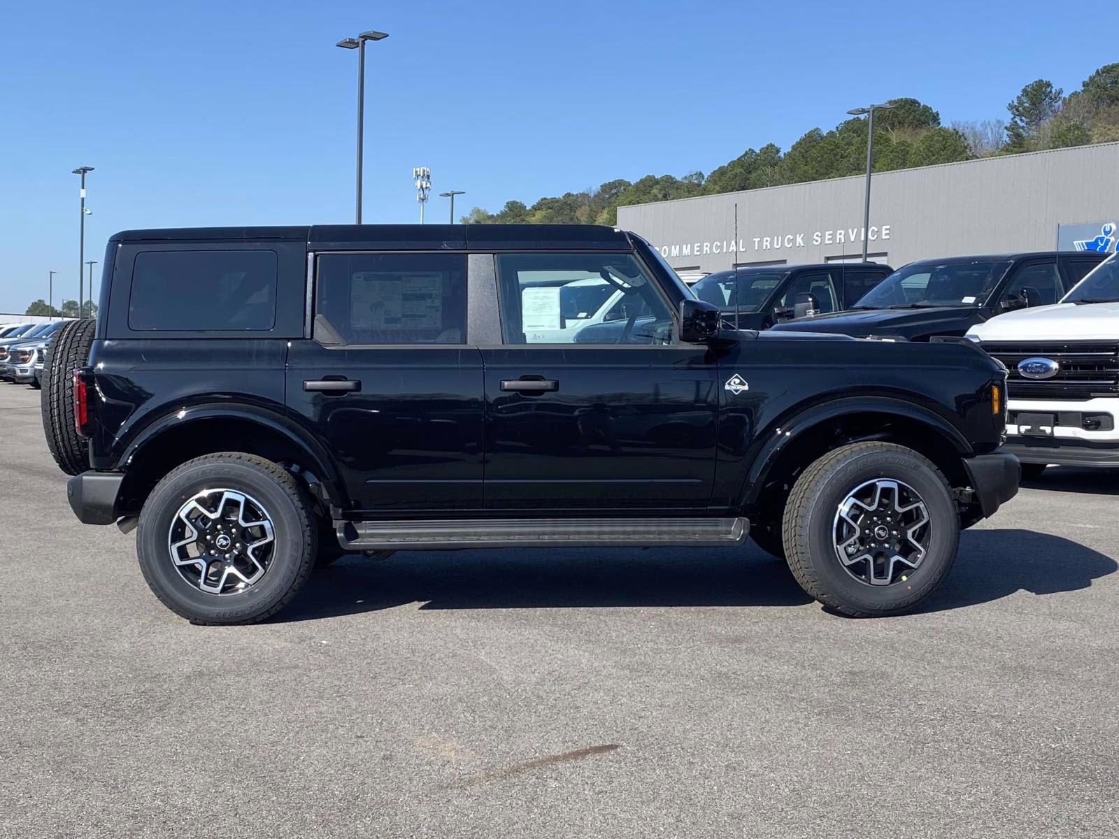 2026 Shadow Black Ford Bronco Outer Banks 4X4 SUV