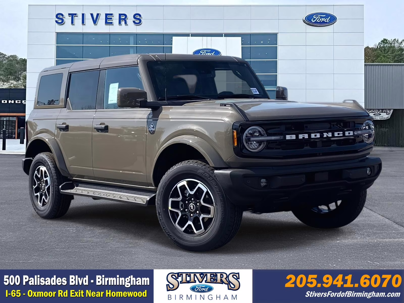 2026 Gray Ford Bronco Outer Banks 4X4 SUV