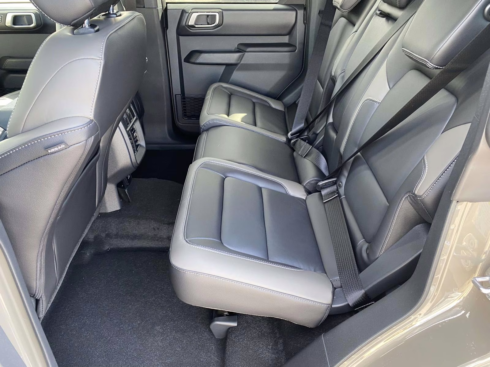 2026 Gray Ford Bronco Outer Banks 4X4 SUV