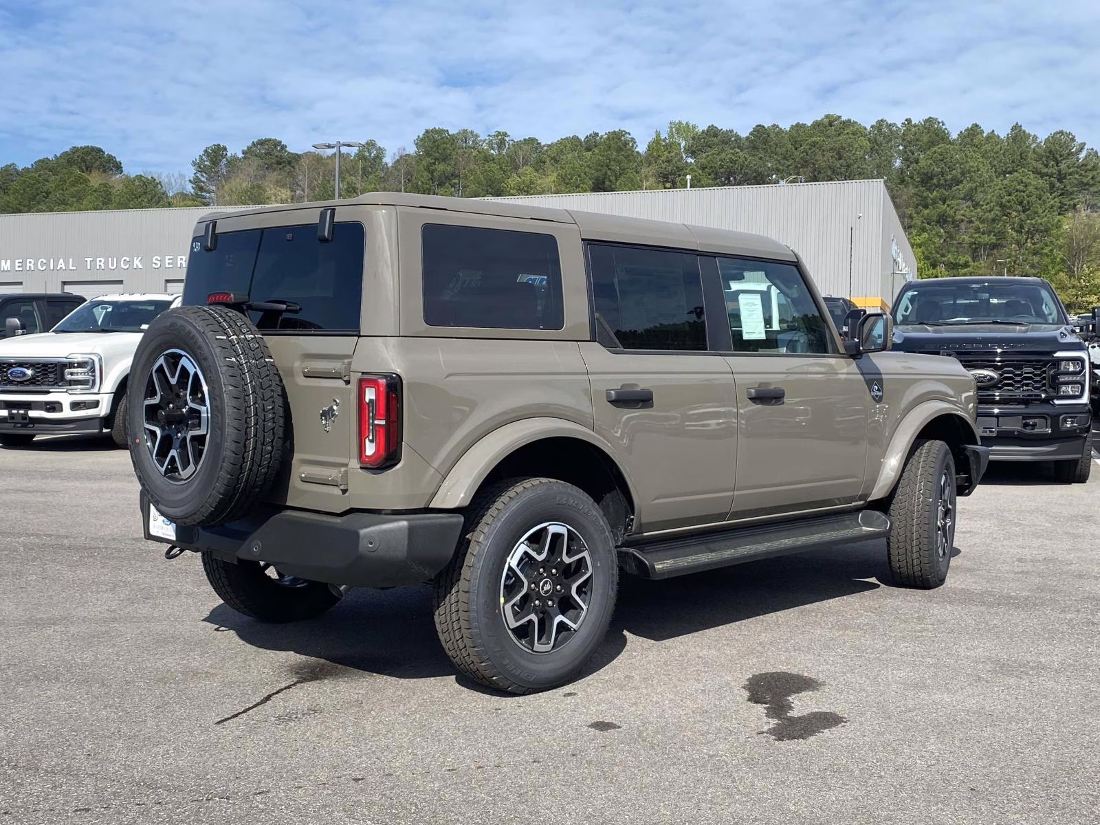 2026 Gray Ford Bronco Outer Banks 4X4 SUV