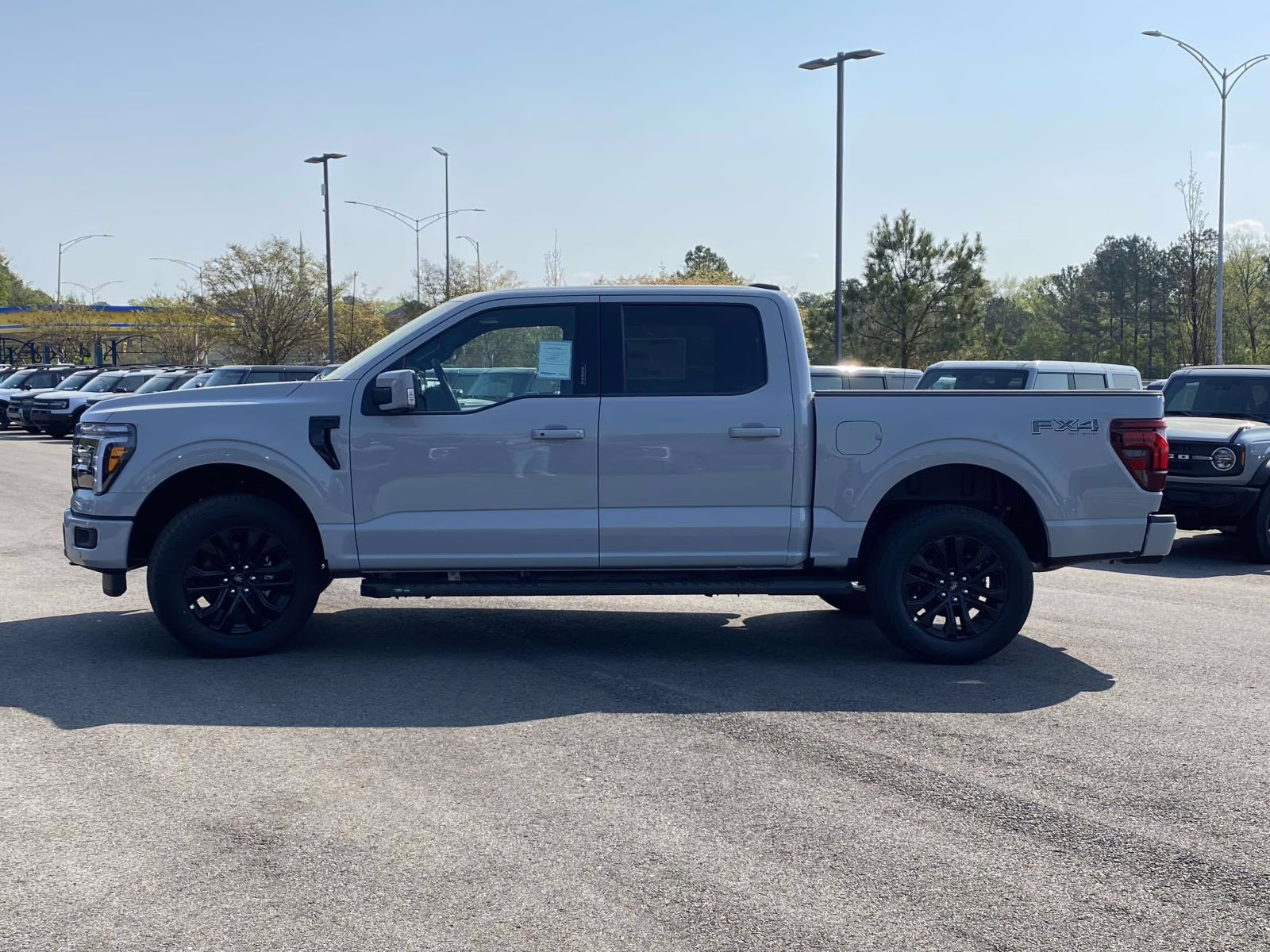 2026 Avalanche Ford F-150 Lariat 4X4 Truck