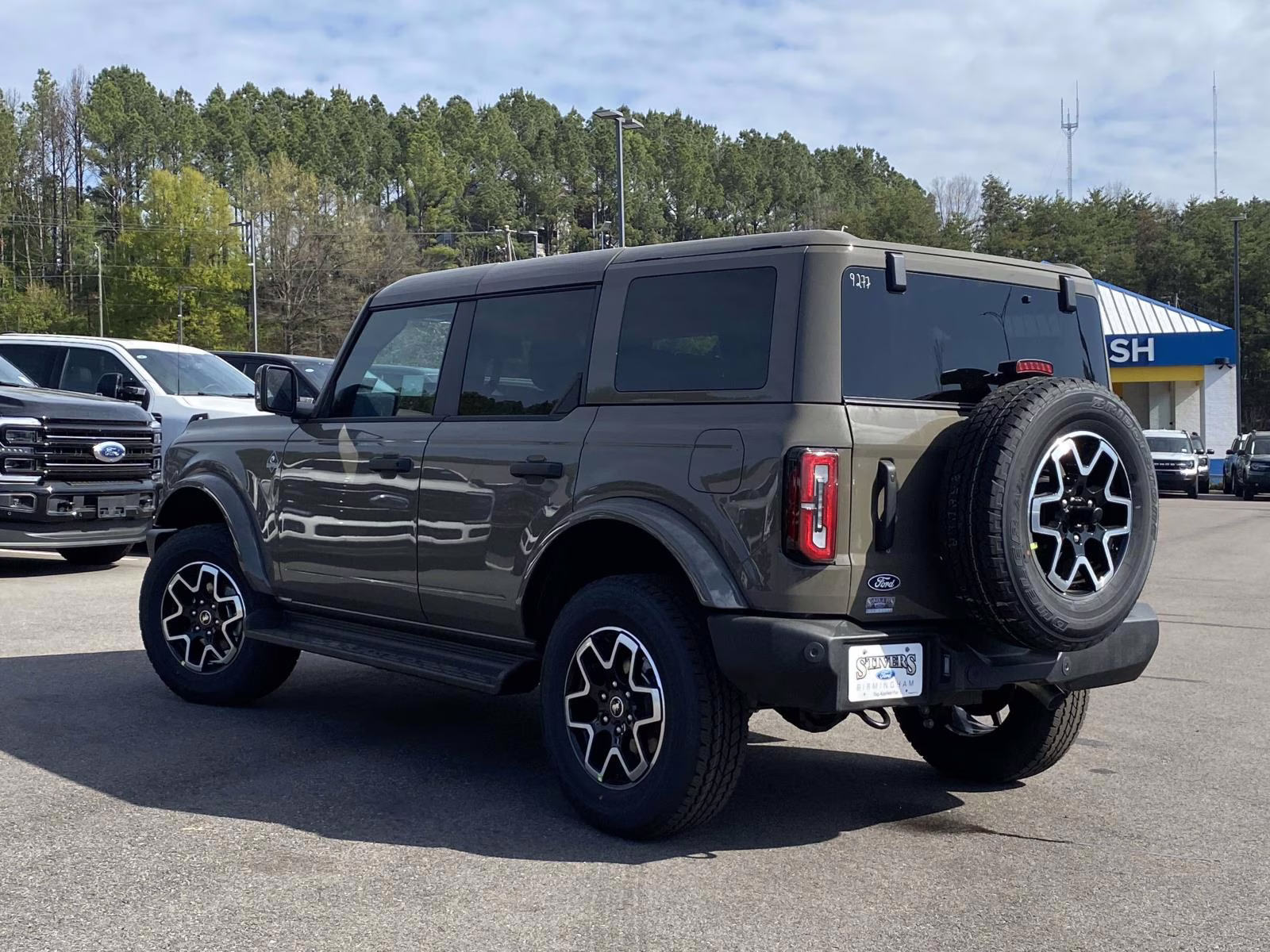 2026 Gray Ford Bronco Outer Banks 4X4 SUV