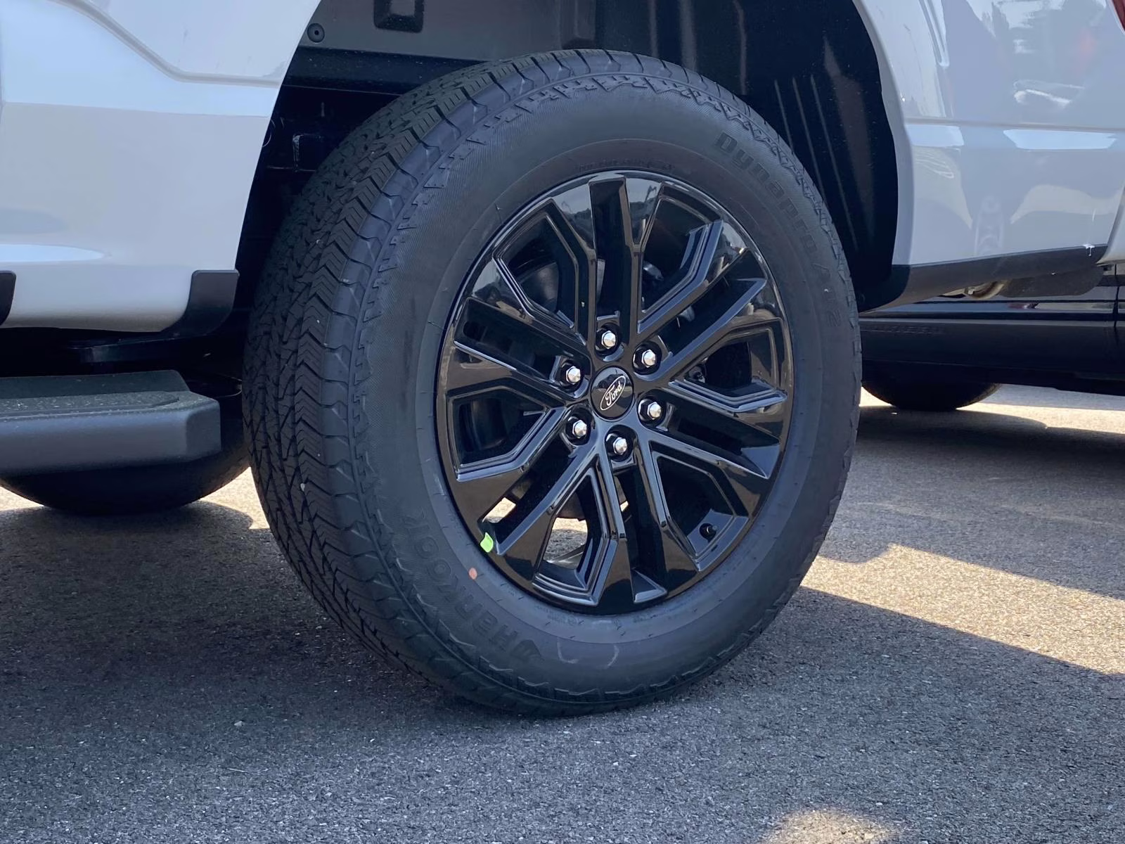 2026 Avalanche Ford F-150 Lariat 4X4 Truck