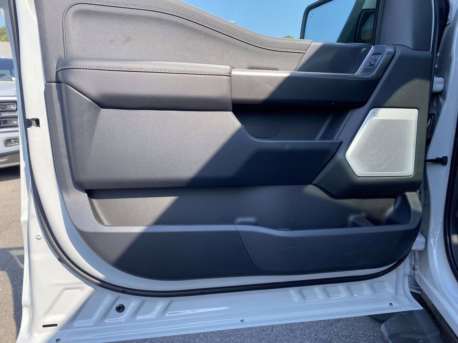 2026 Avalanche Ford F-150 Lariat 4X4 Truck