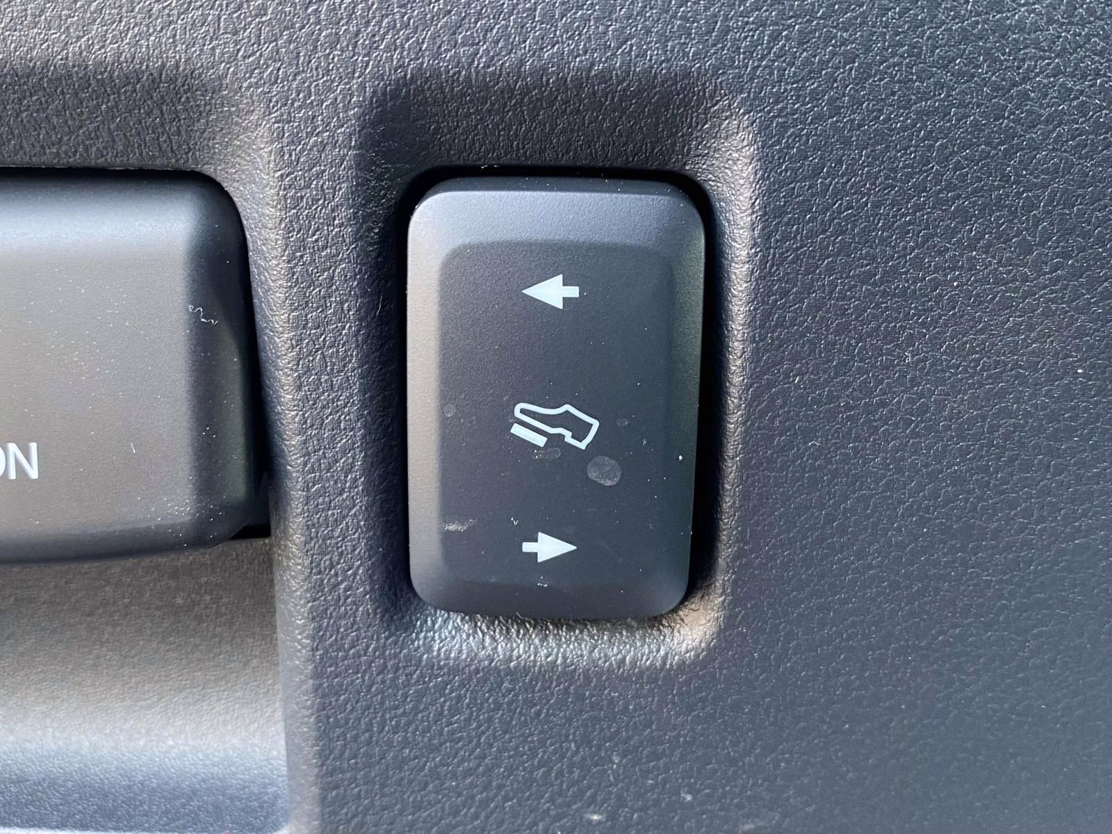 2026 Avalanche Ford F-150 Lariat 4X4 Truck