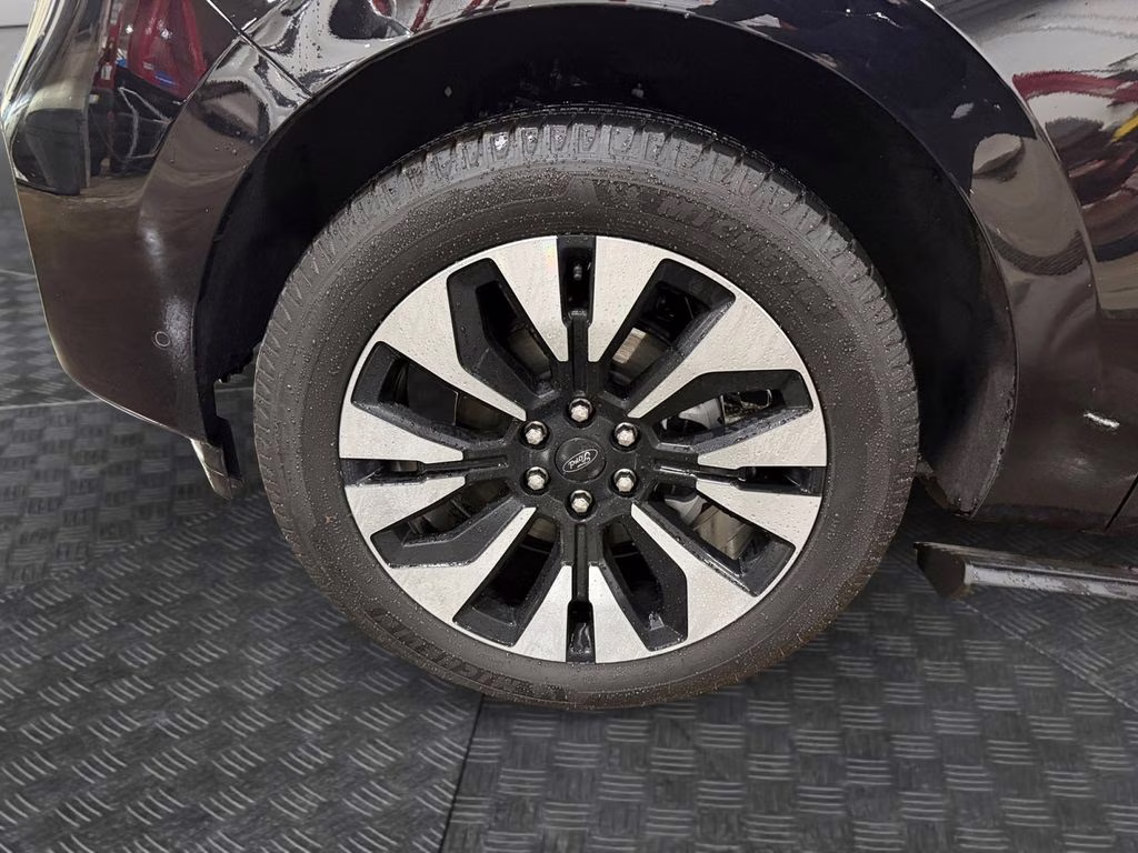 2025 Black Metallic Ford Expedition Max Platinum w/Bluecruise & Drivers Pkg 4X4 SUV