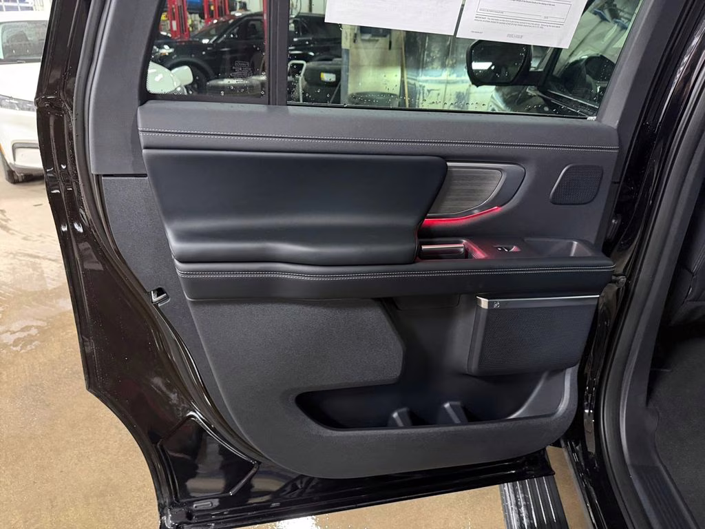 2025 Black Metallic Ford Expedition Max Platinum w/Bluecruise & Drivers Pkg 4X4 SUV