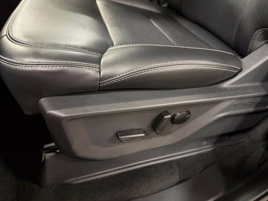 2025 Black Metallic Ford Expedition Max Platinum w/Bluecruise & Drivers Pkg 4X4 SUV