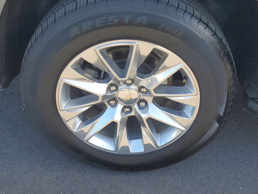 2023 Silver Sage Metallic Chevrolet Suburban Premier RWD SUV