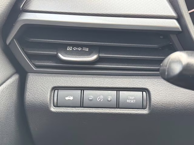 2023 Super Black Clearcoat Nissan Altima 2.5 SR FWD Sedan