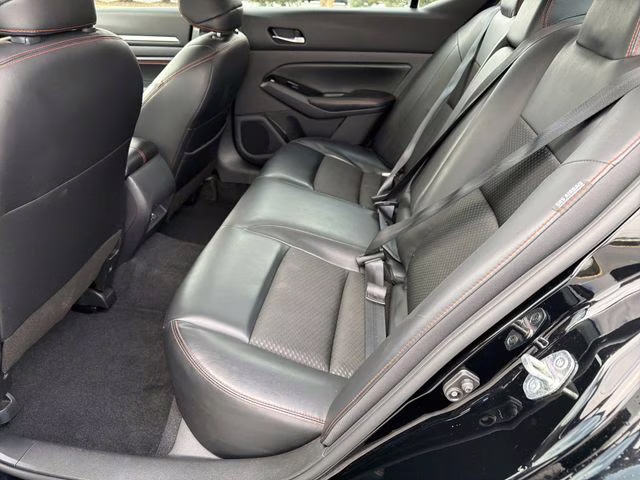 2023 Super Black Clearcoat Nissan Altima 2.5 SR FWD Sedan