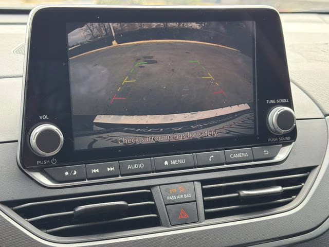 2023 Super Black Clearcoat Nissan Altima 2.5 SR FWD Sedan