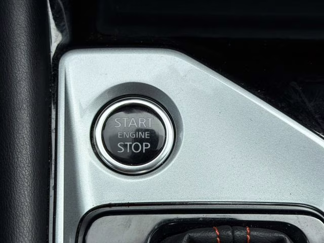 2023 Super Black Clearcoat Nissan Altima 2.5 SR FWD Sedan