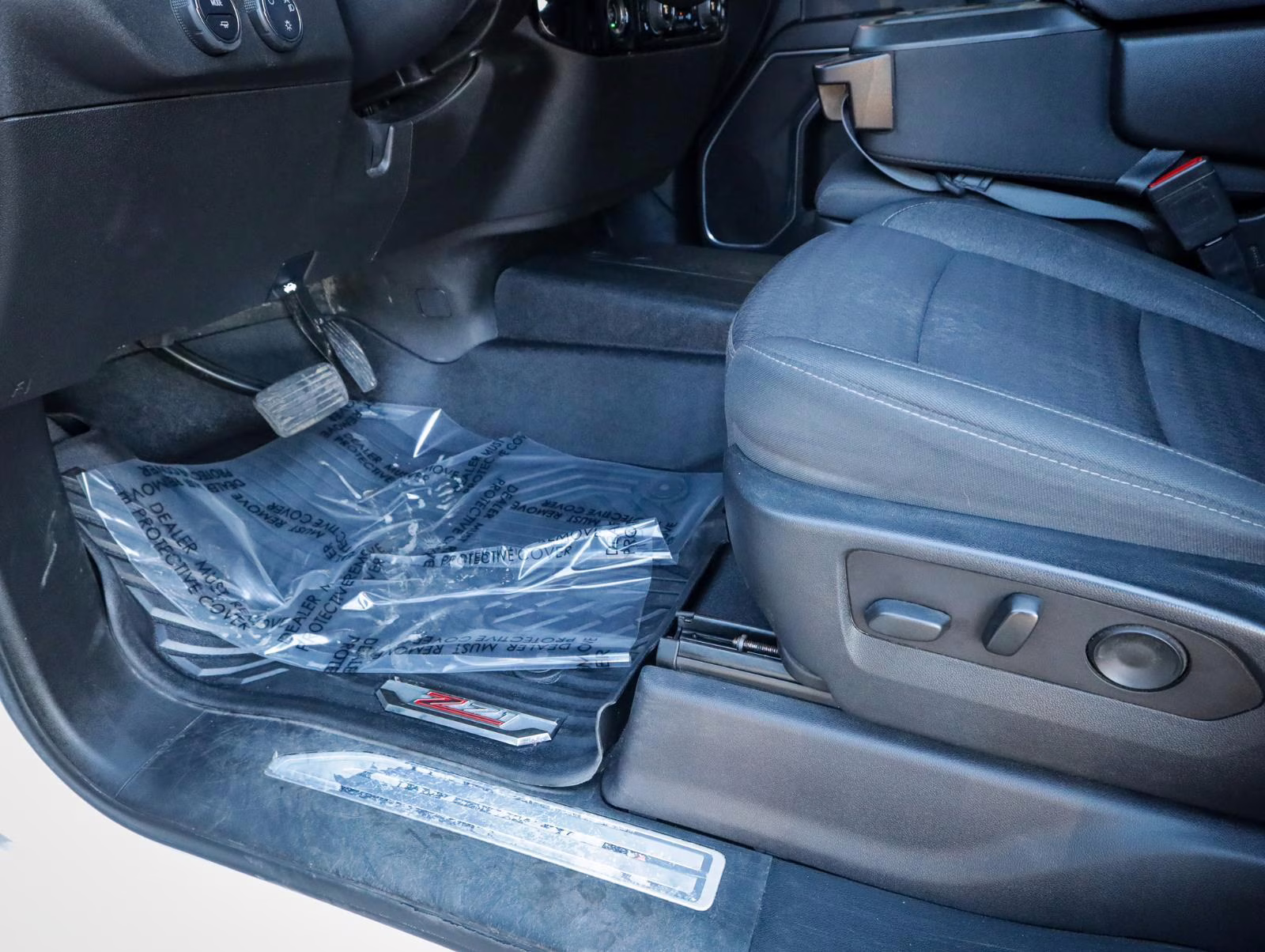 2023 Summit White Chevrolet Silverado 1500 LT 4X4 Truck