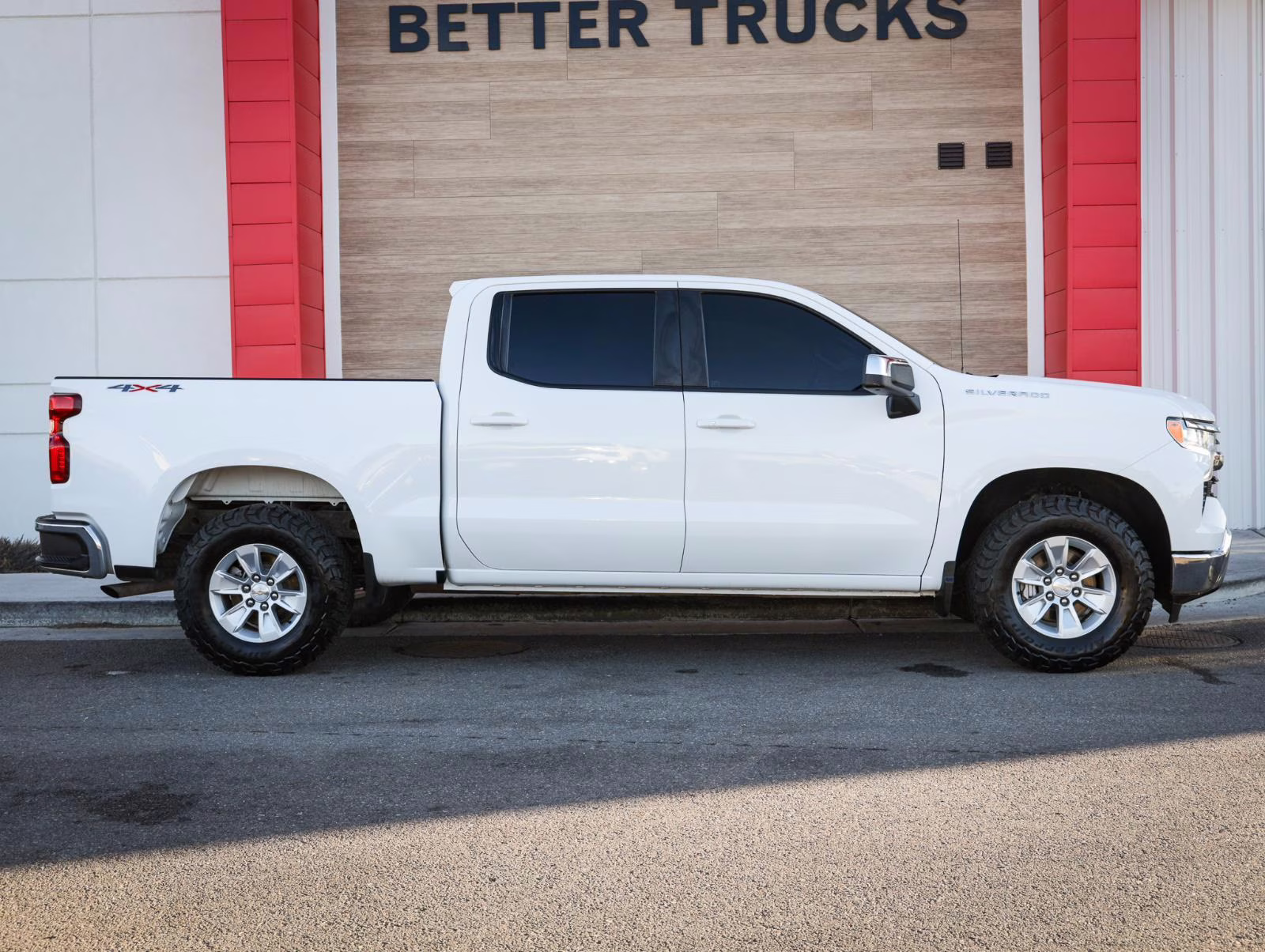 2023 Summit White Chevrolet Silverado 1500 LT 4X4 Truck